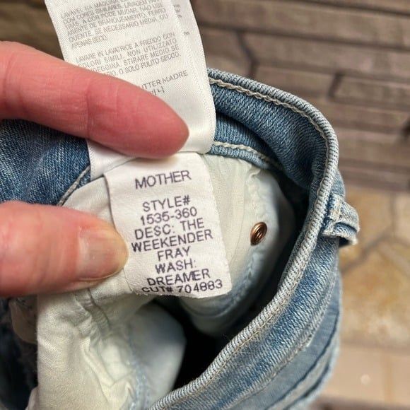 Mother Weekender Fray Jeans Flare Denim  in color Dreamer 32 - Picture 6 of 11